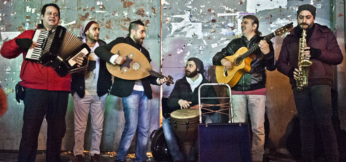 Sürgünde müzisyenlik zor zanaat